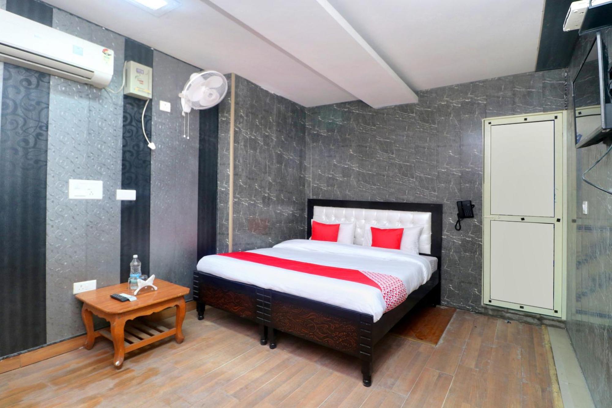 OYO 26902 Hotel Aryan Plaza Chandīgarh Dış mekan fotoğraf