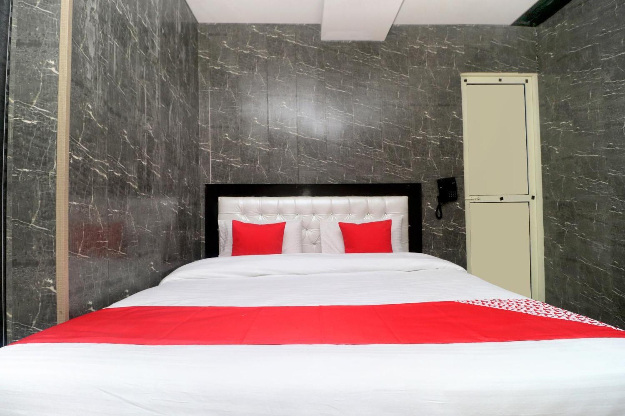OYO 26902 Hotel Aryan Plaza Chandīgarh Dış mekan fotoğraf