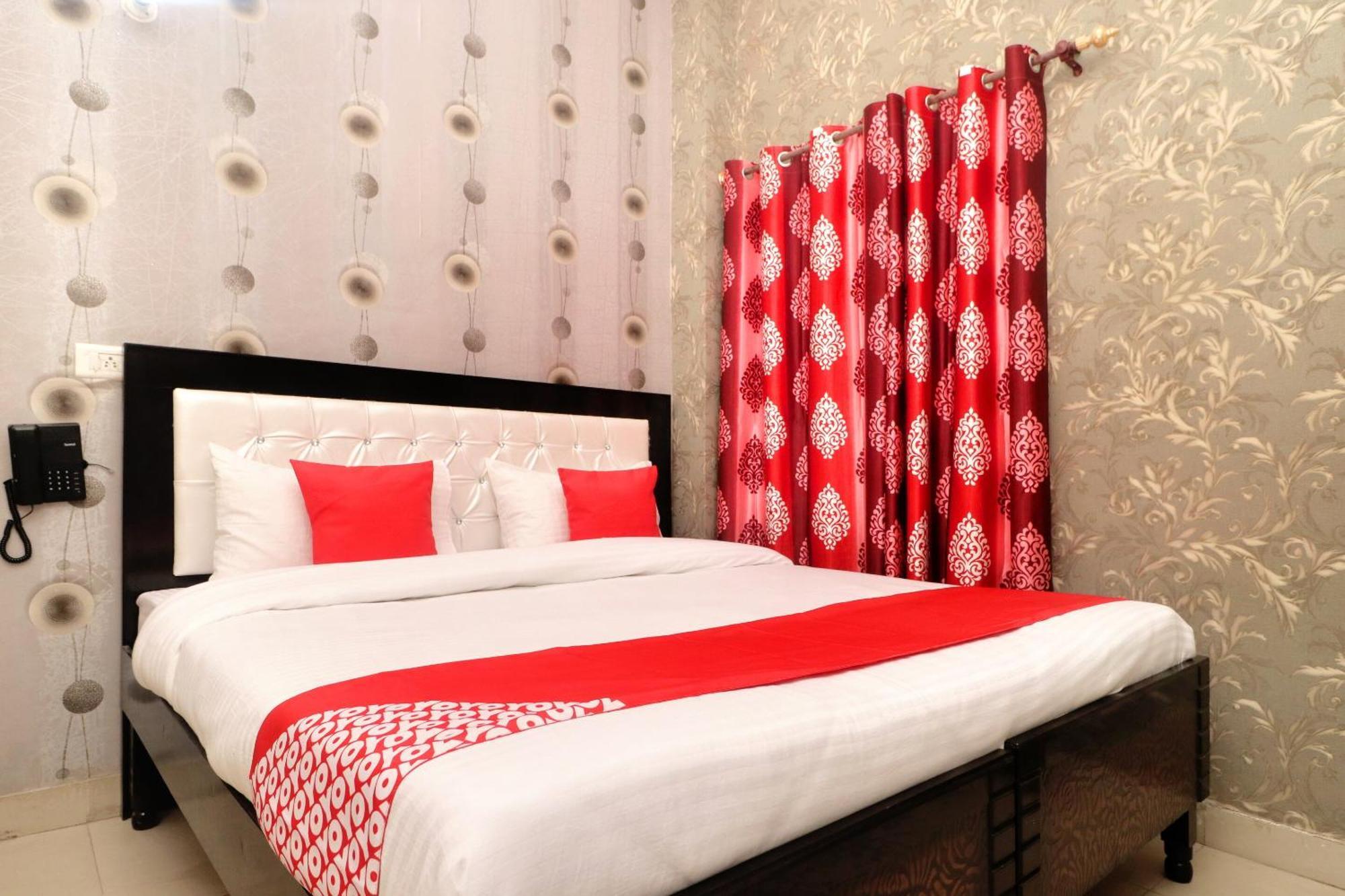 OYO 26902 Hotel Aryan Plaza Chandīgarh Dış mekan fotoğraf